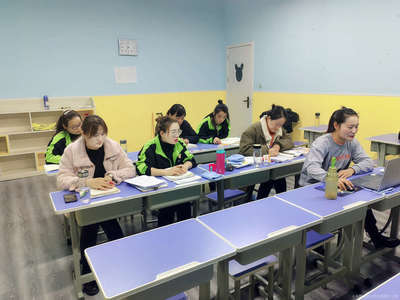 滕州慧博教育信息咨詢 專業(yè)引領(lǐng)，點(diǎn)亮未來(lái)教育之路